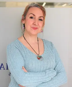 Jessica Jiménez, profesional especializada en la estimación del importe de vehículos usados en Cáceres